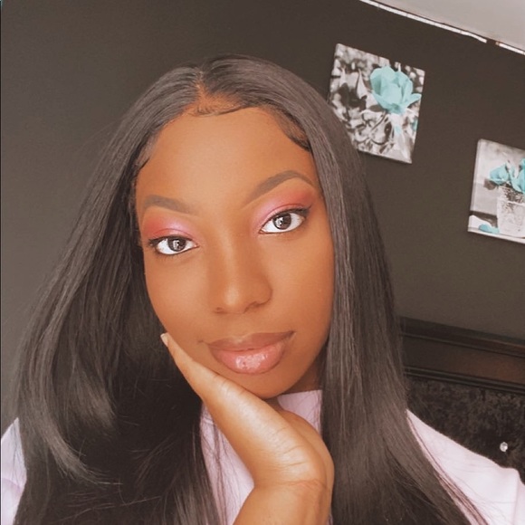 Meet your Posher, Claire - Picture 1 of 1